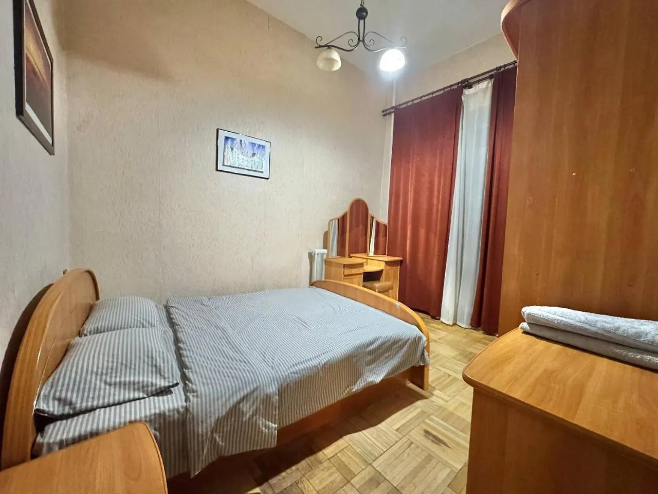 Апартаменти 4-Кімнатні В Центрі, Поруч Майдан Незалежності Kiev 0*,  Ucrânia